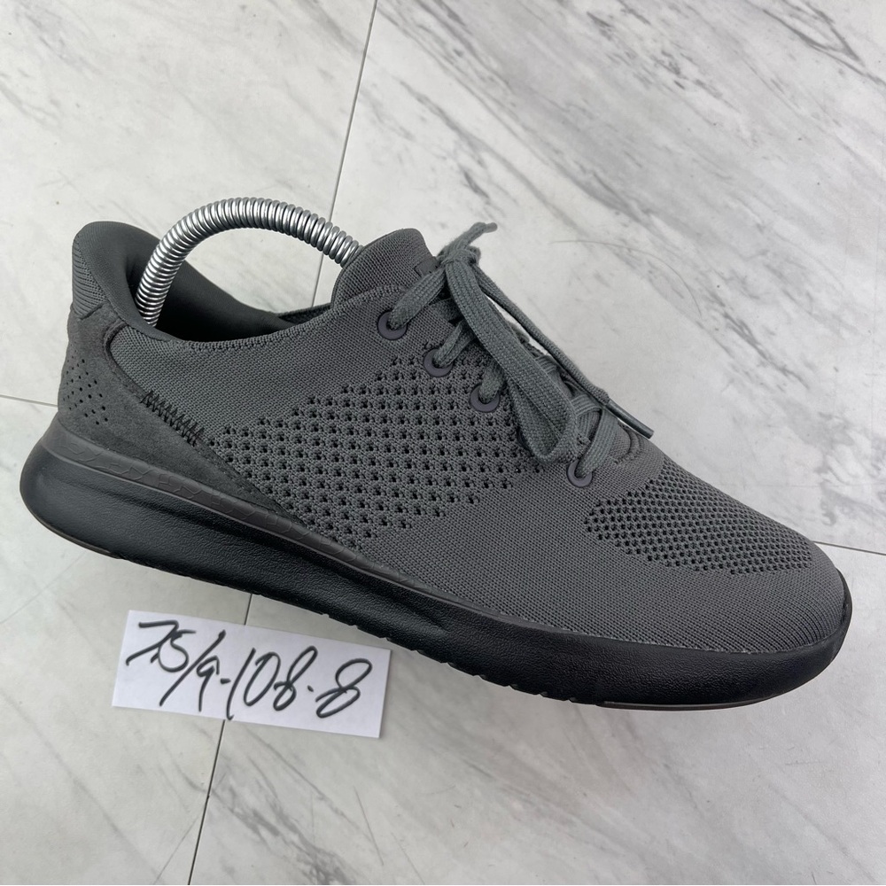 •Kizik Lima Men's 7.5 / Women' 9 Gray Sneakers Knit Hand Free Slip On Lace Shoes